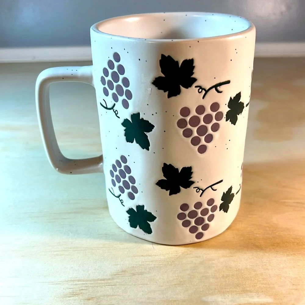 Grape Pattern Ceramic Mug - Picture 2 of 4